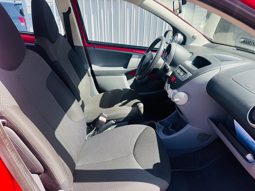Vehicle Image 5