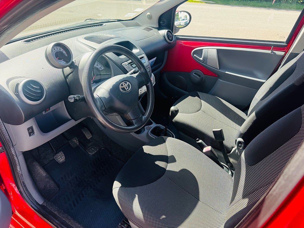 Vehicle Image 8