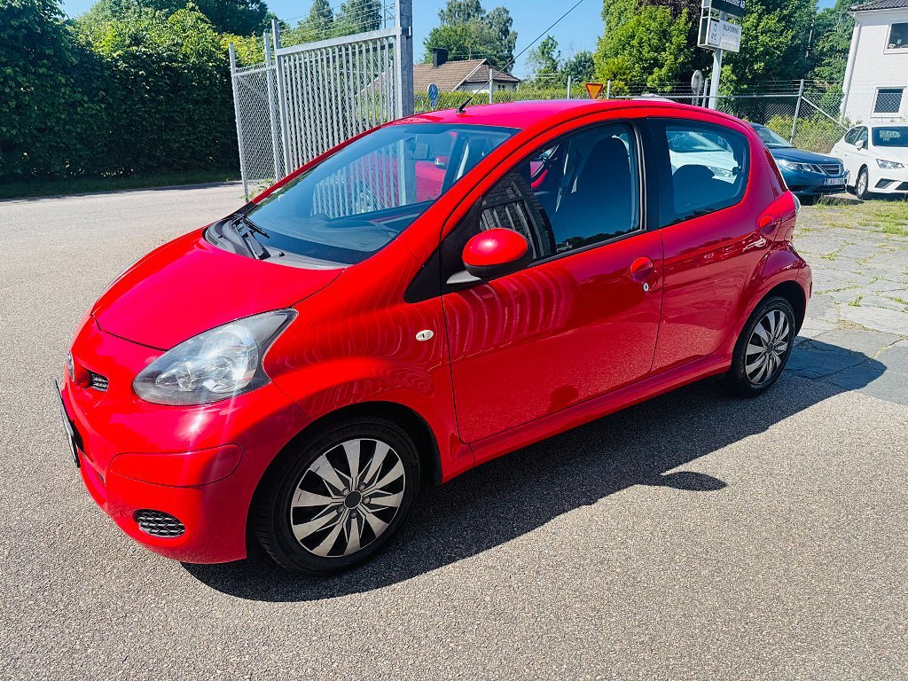 Vehicle Image 9