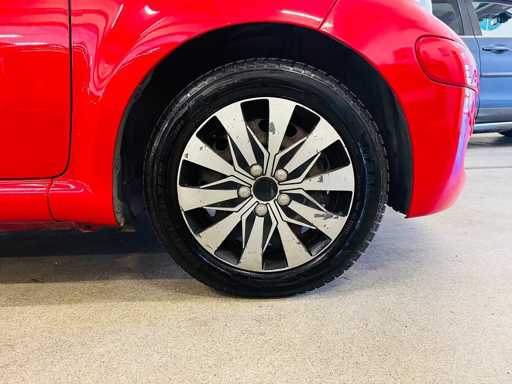 Vehicle Image 11