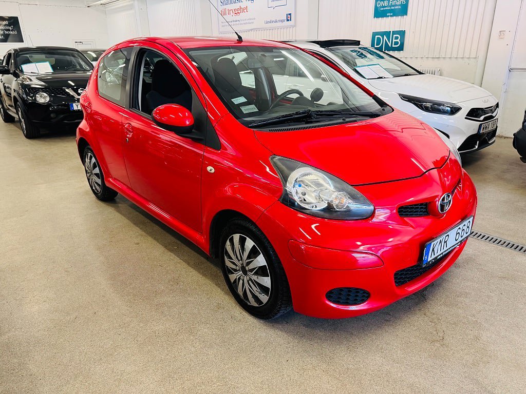 Vehicle Image 12