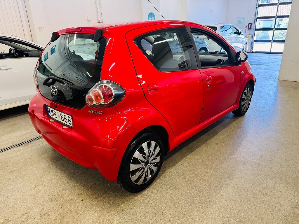 Vehicle Image 14
