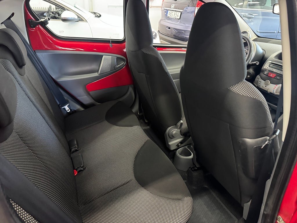 Vehicle Image 17