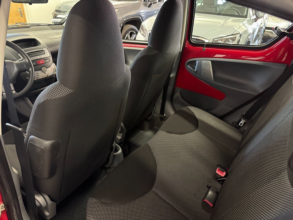 Vehicle Image 18