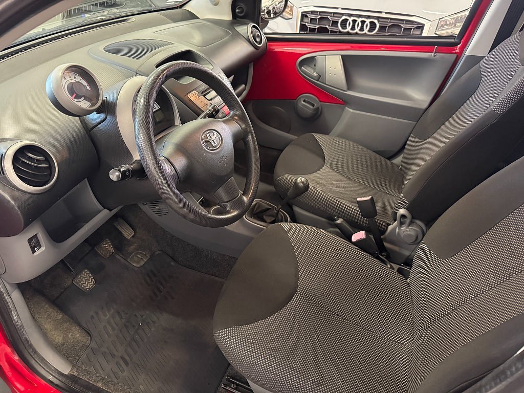 Vehicle Image 19