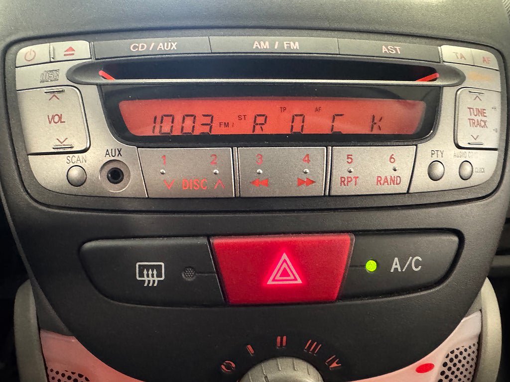 Vehicle Image 22