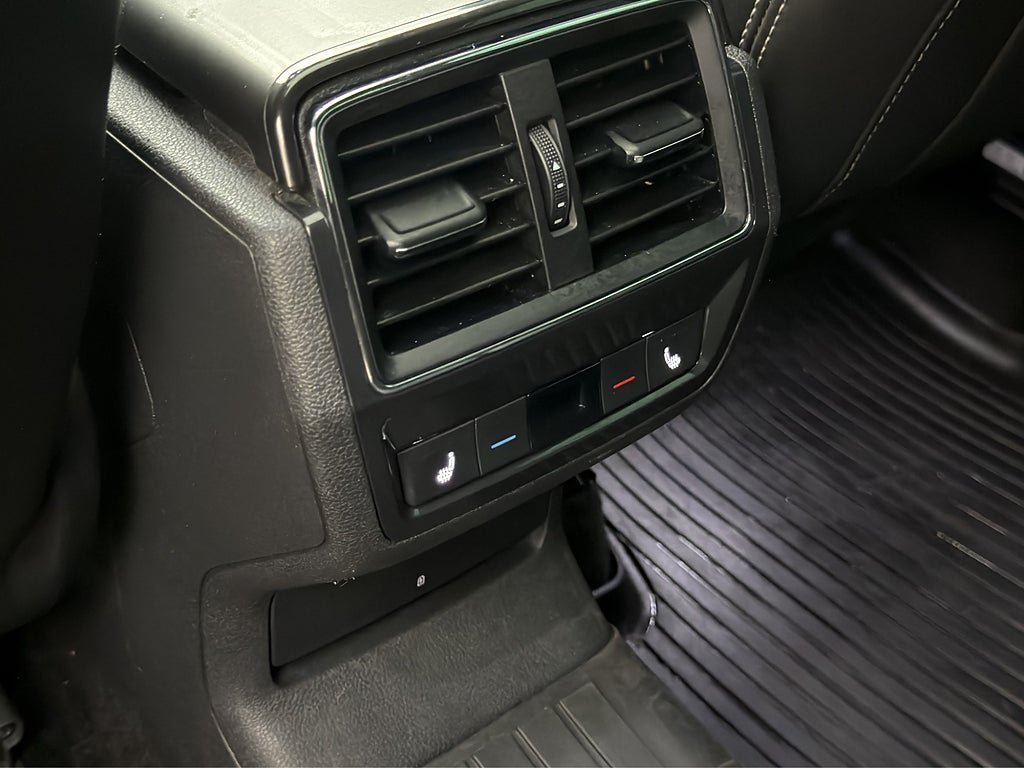 Vehicle Image 29