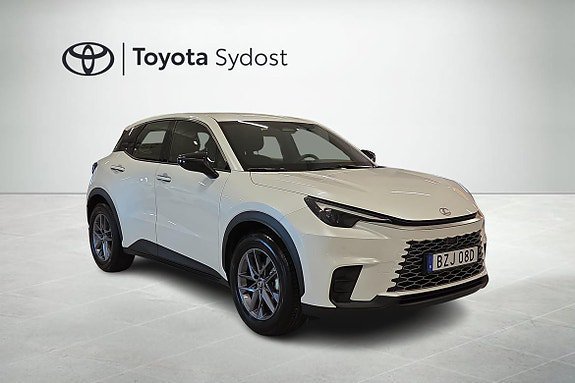 Vehicle Image 6