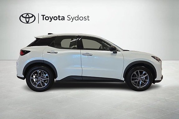 Vehicle Image 7