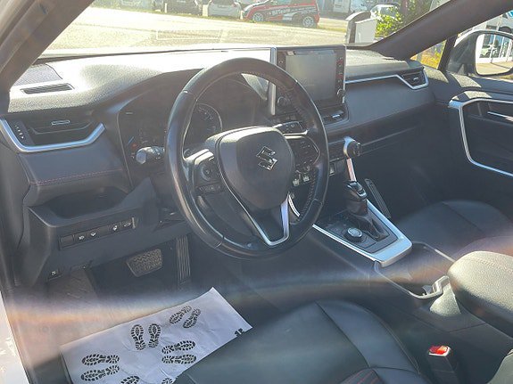 Vehicle Image 12