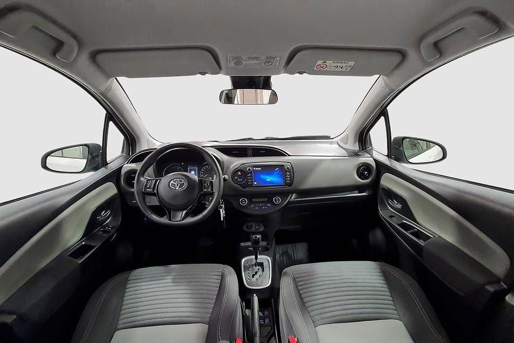 Vehicle Image 14