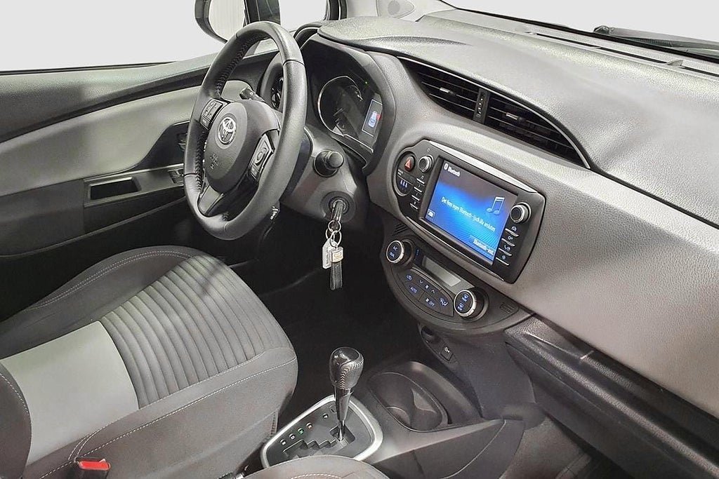 Vehicle Image 15