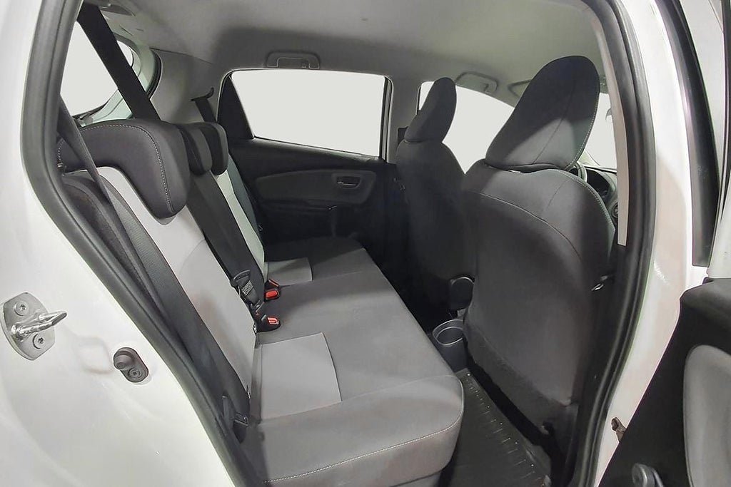 Vehicle Image 17