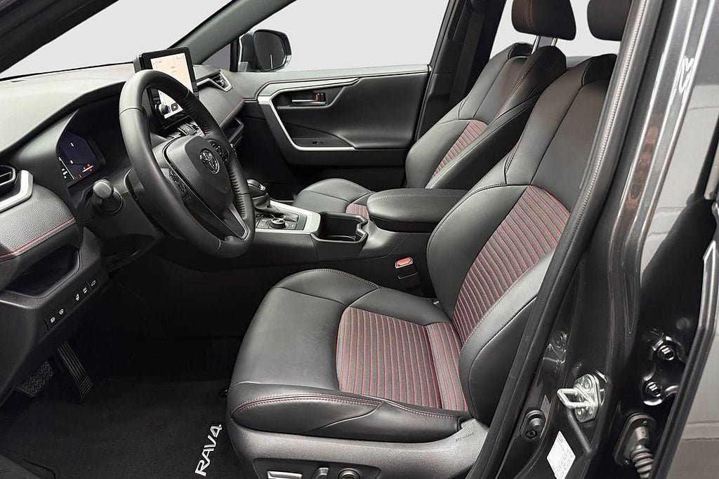 Vehicle Image 13