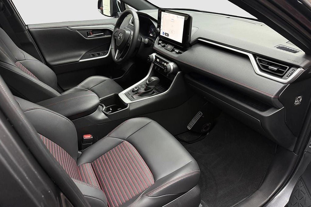 Vehicle Image 16