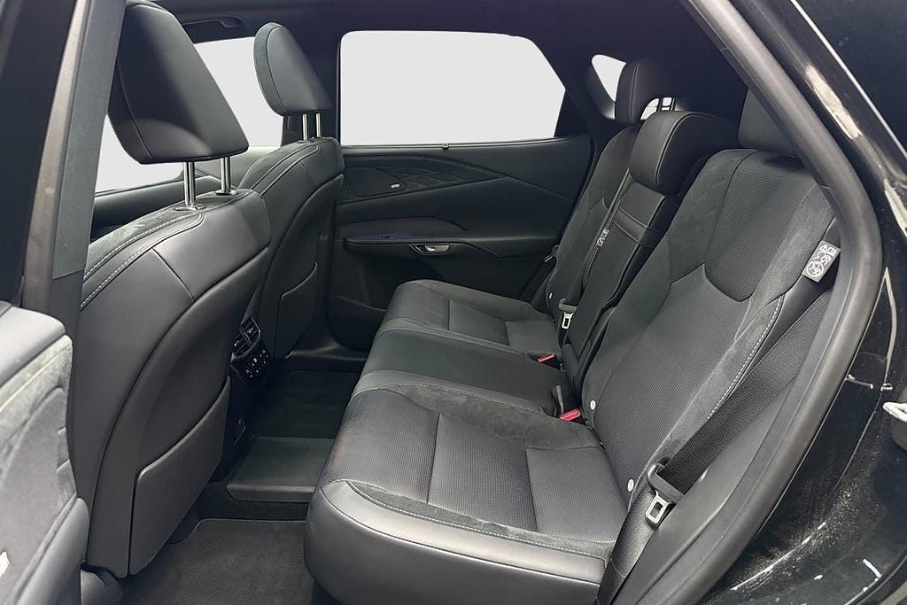 Vehicle Image 17