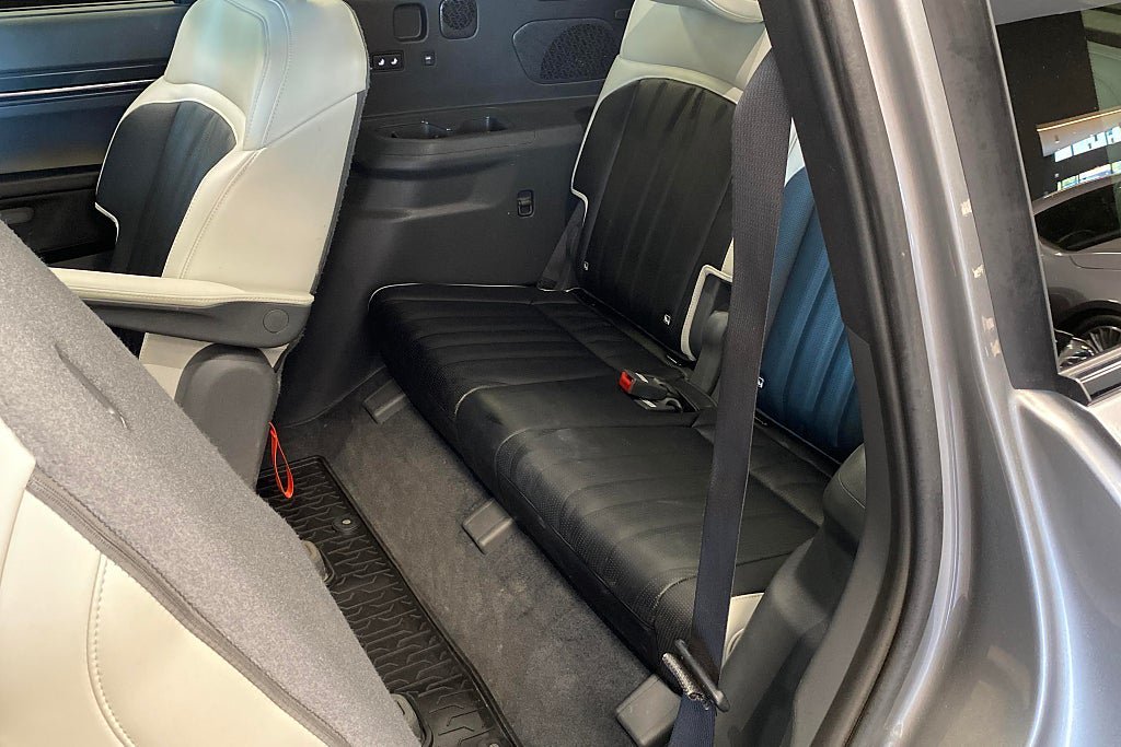 Vehicle Image 16