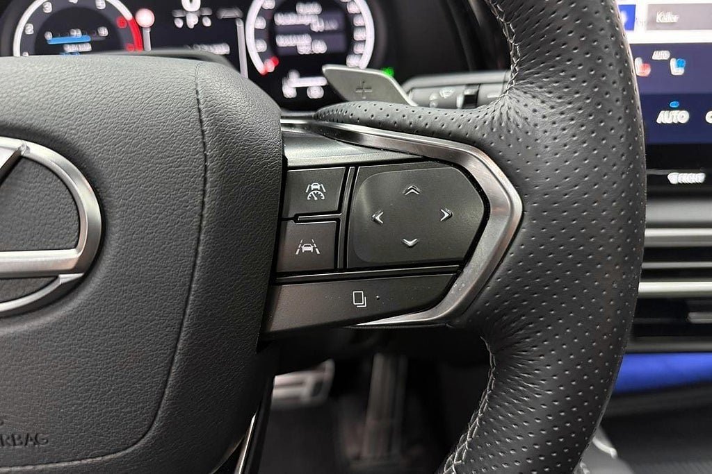 Vehicle Image 23