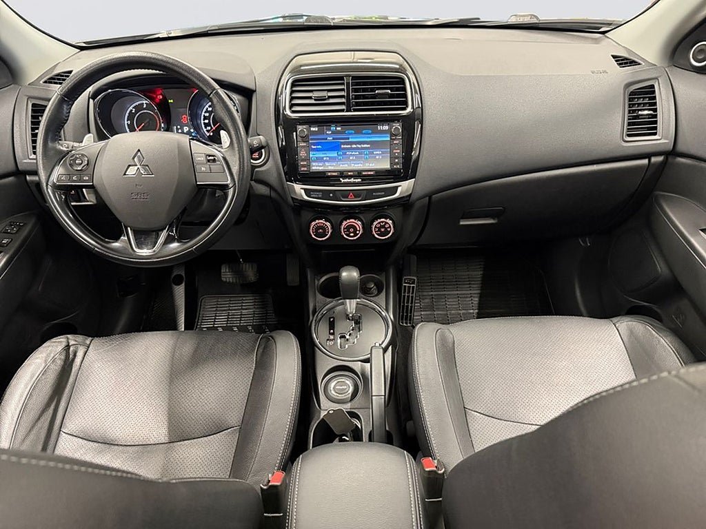 Vehicle Image 8