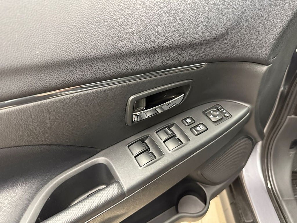 Vehicle Image 26
