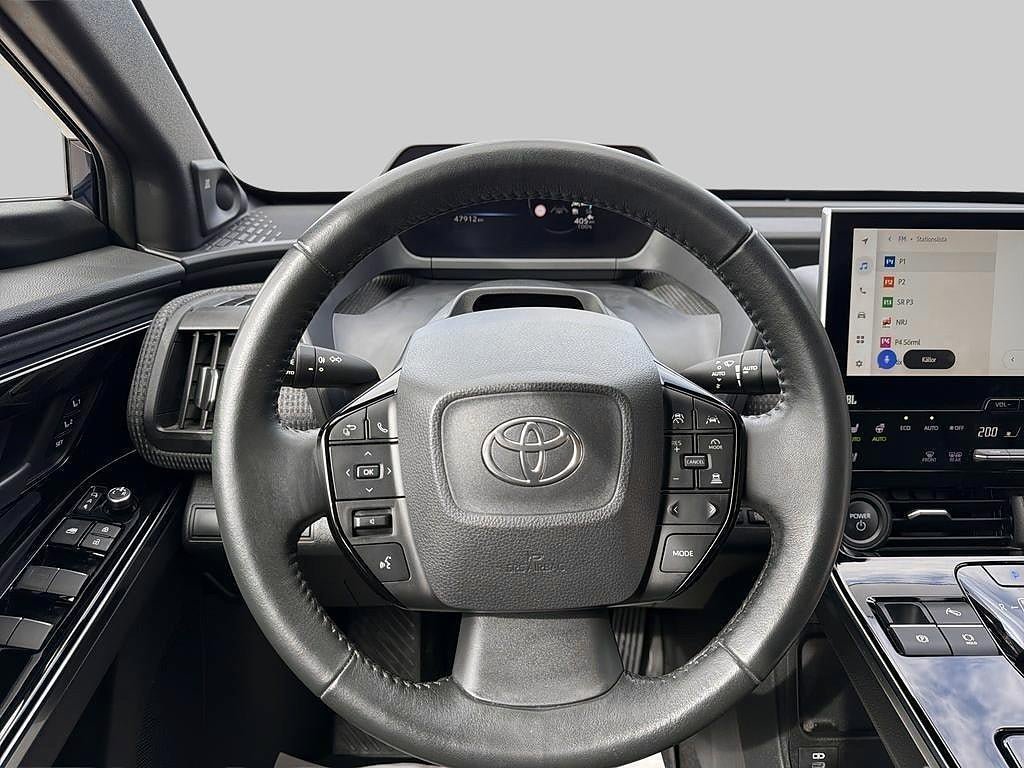 Vehicle Image 10