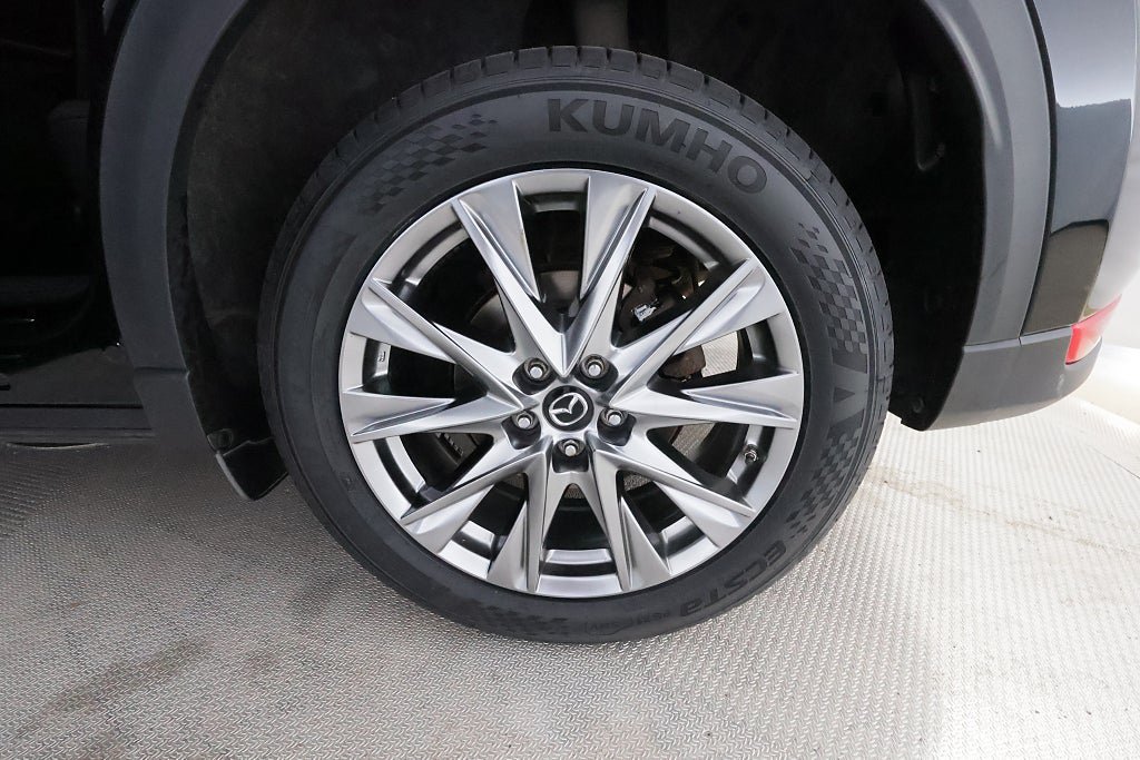 Vehicle Image 11