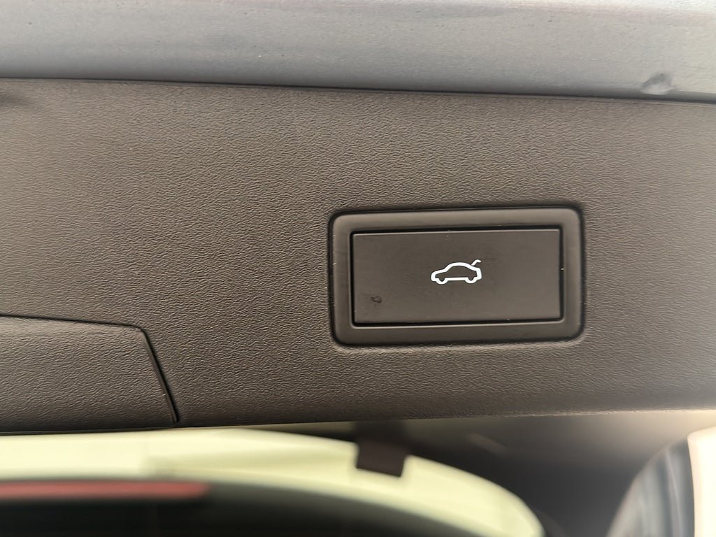 Vehicle Image 29
