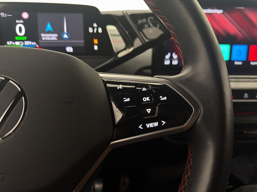 Vehicle Image 32