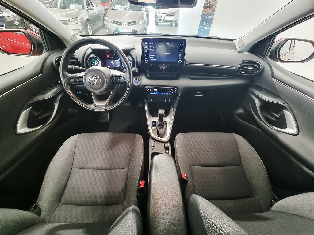 Vehicle Image 10