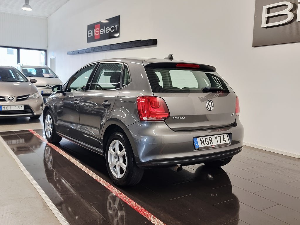 Vehicle Image 12
