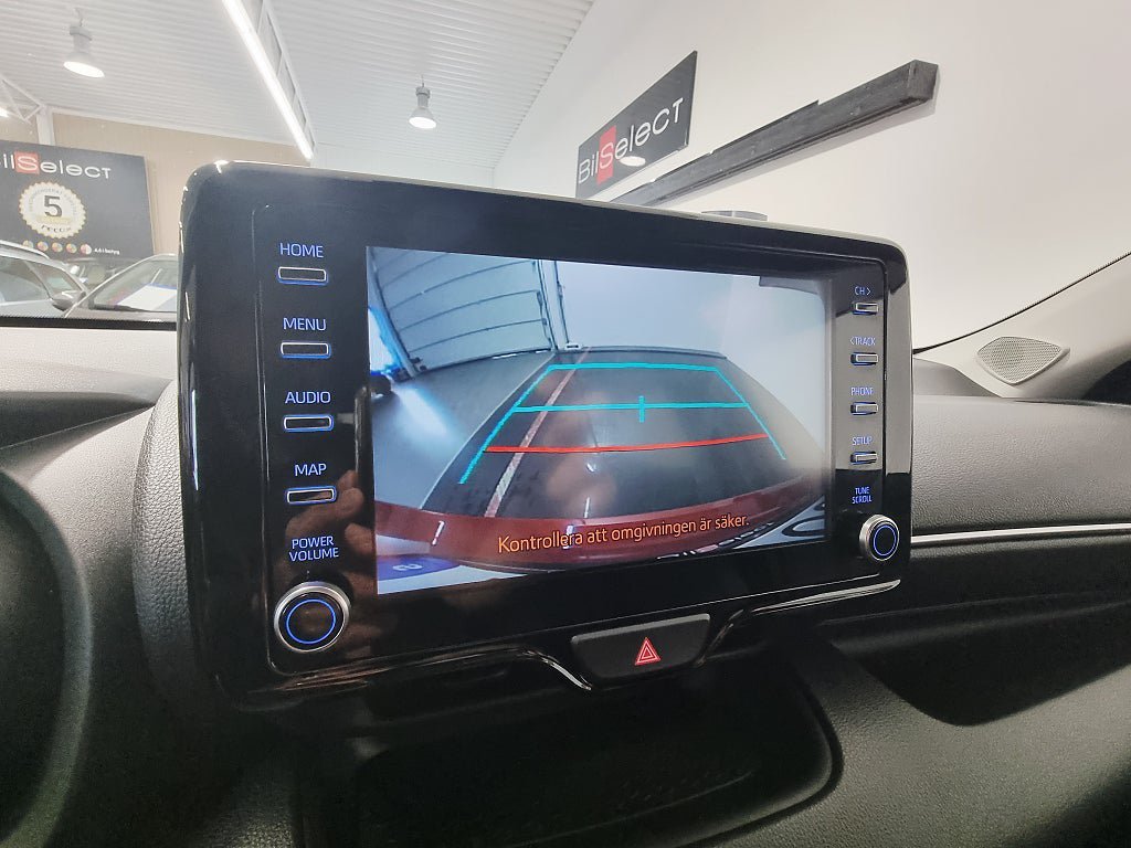 Vehicle Image 12