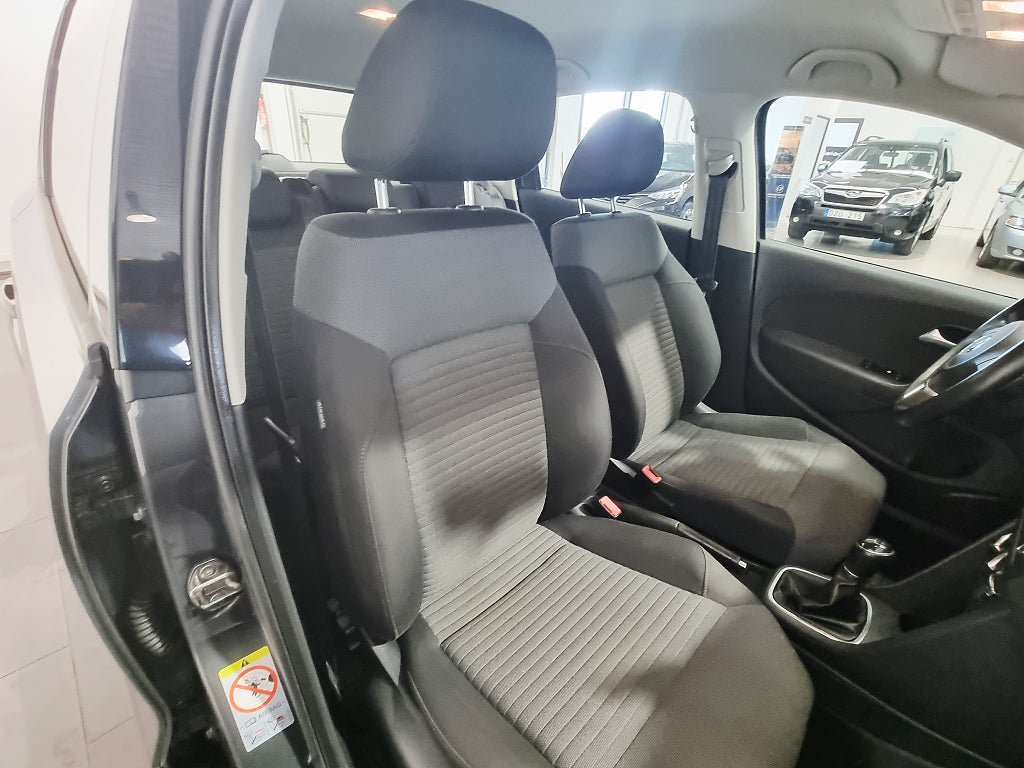 Vehicle Image 16