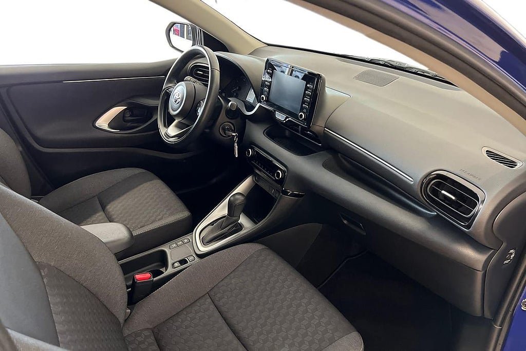 Vehicle Image 6