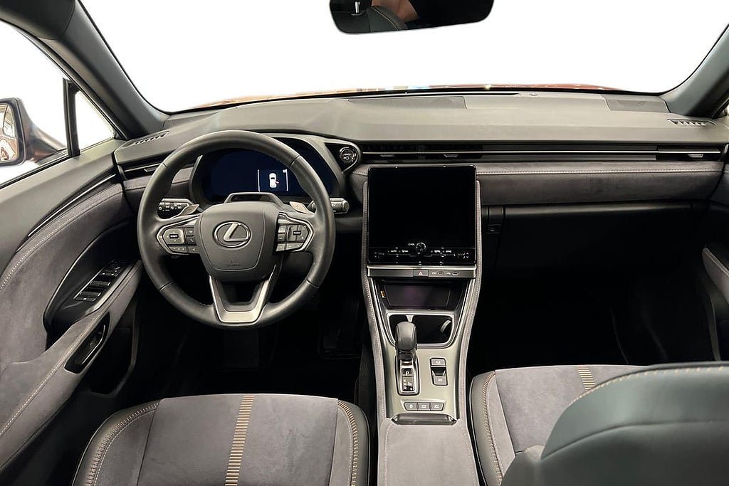 Vehicle Image 8