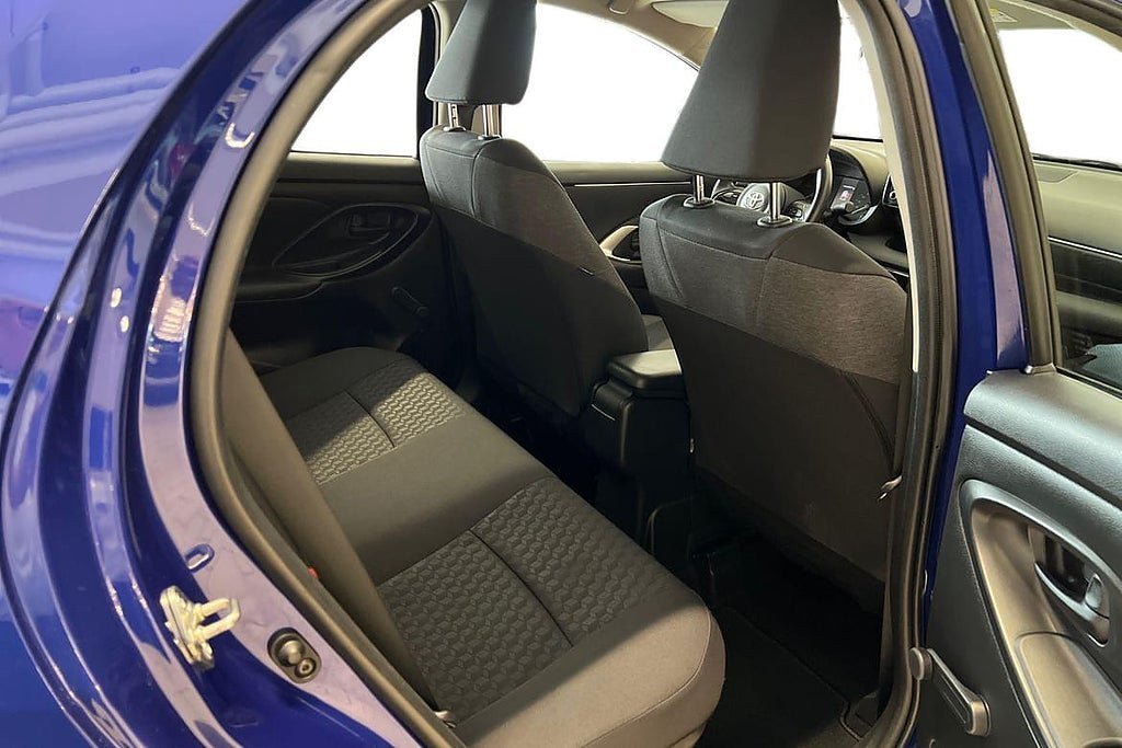 Vehicle Image 7