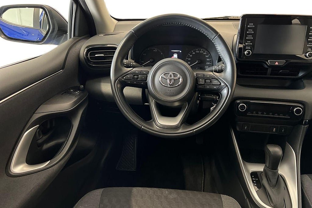 Vehicle Image 9