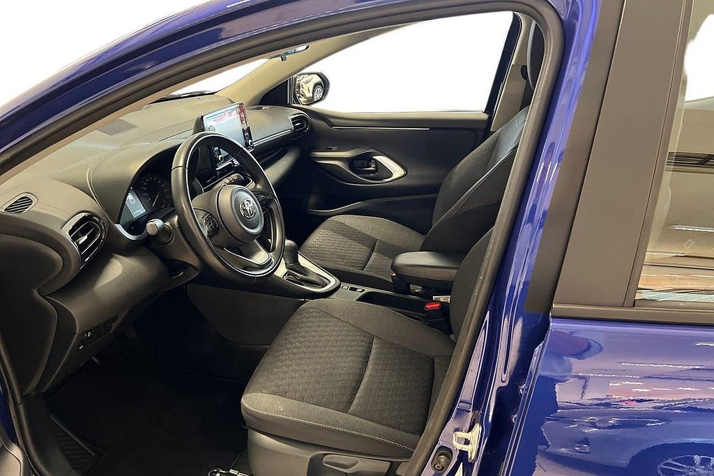 Vehicle Image 12