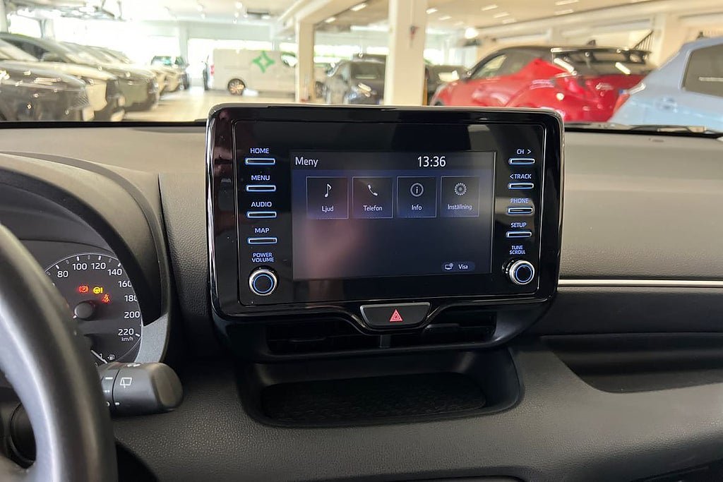 Vehicle Image 13