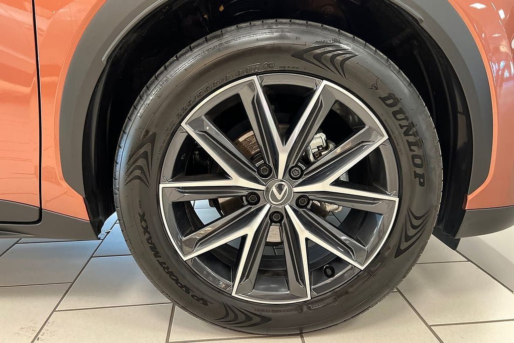 Vehicle Image 15