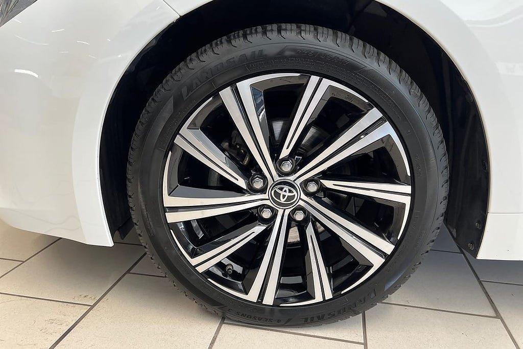Vehicle Image 17