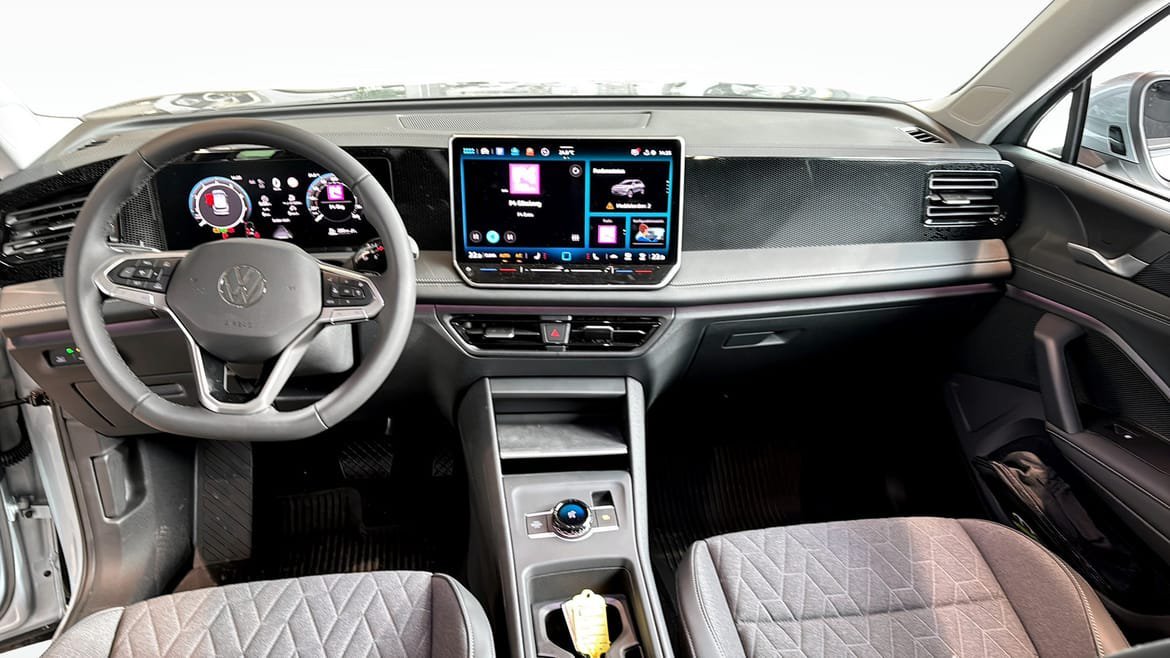 Vehicle Image 12