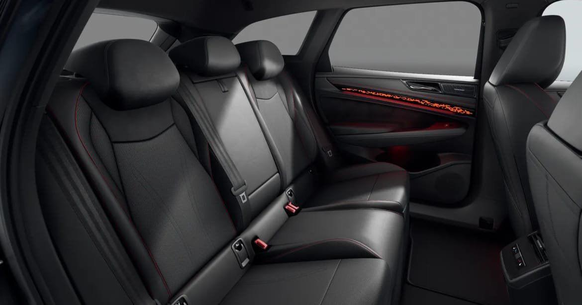 Vehicle Image 11