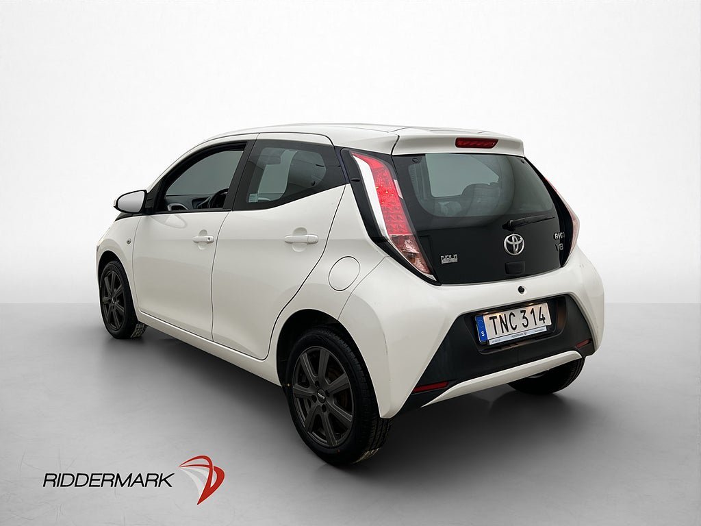 Vehicle Image 6