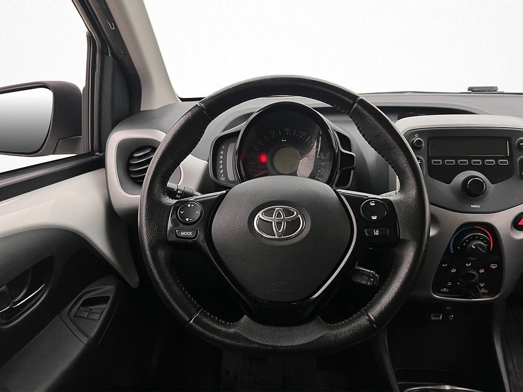 Vehicle Image 13