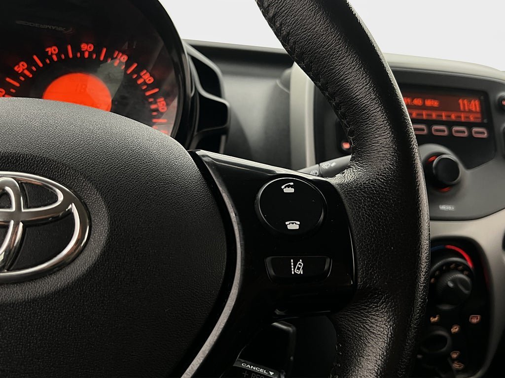 Vehicle Image 17