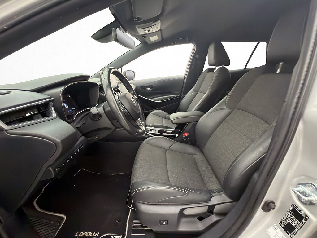 Vehicle Image 12