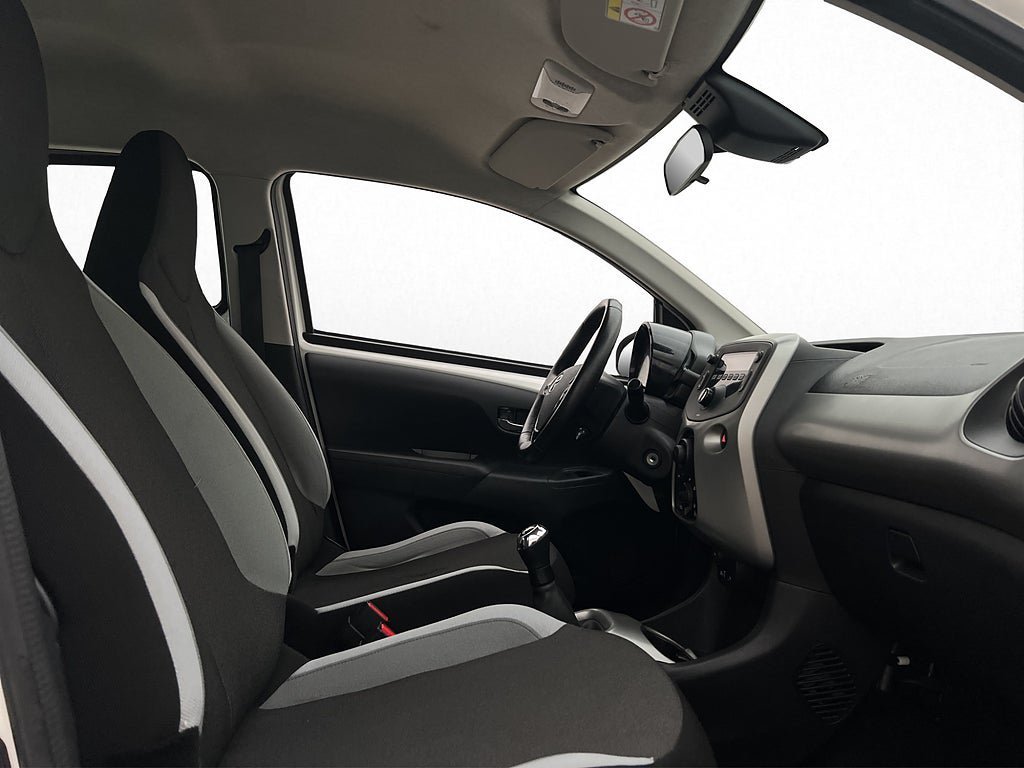 Vehicle Image 22