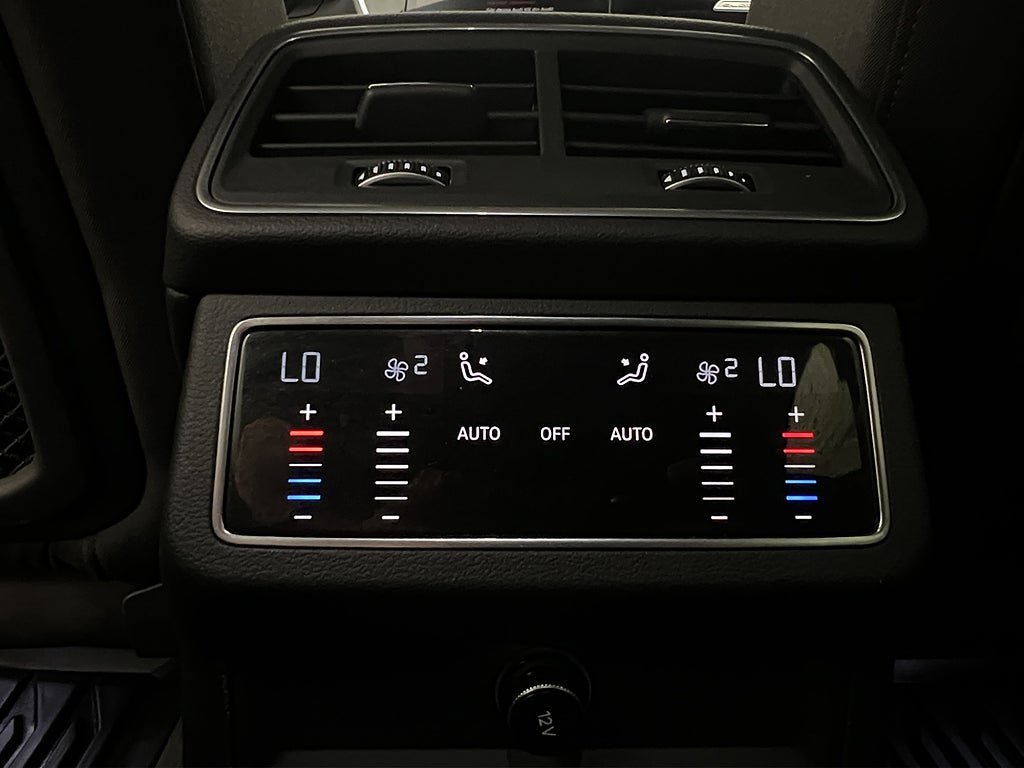 Vehicle Image 29