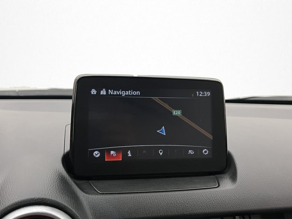 Vehicle Image 25