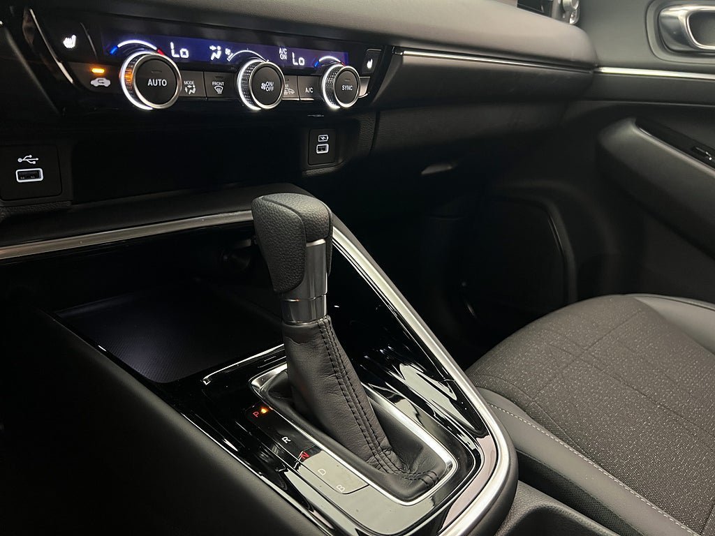 Vehicle Image 24